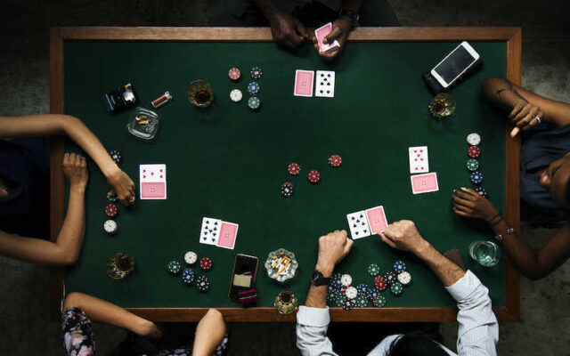 đánh bài poker